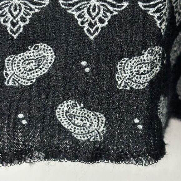 Selga one size black & white paisley tassel ruana open front - Picture 5 of 12